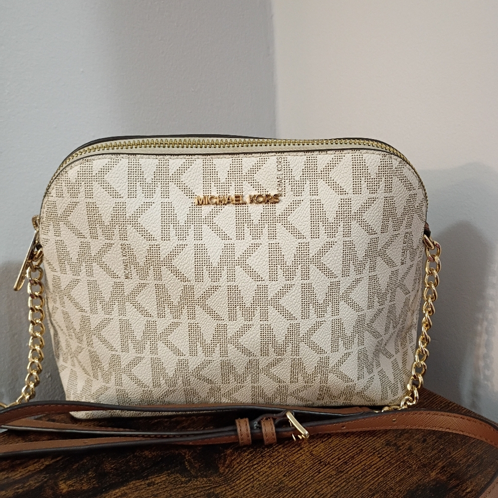 Michael Kors, EUC, Women's, Monogram Crossbody Bag with Gold Chain - Picture 2 of 10
